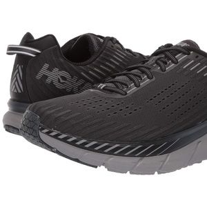 Womens HOKA Clifton 5 sneakers size 9.5